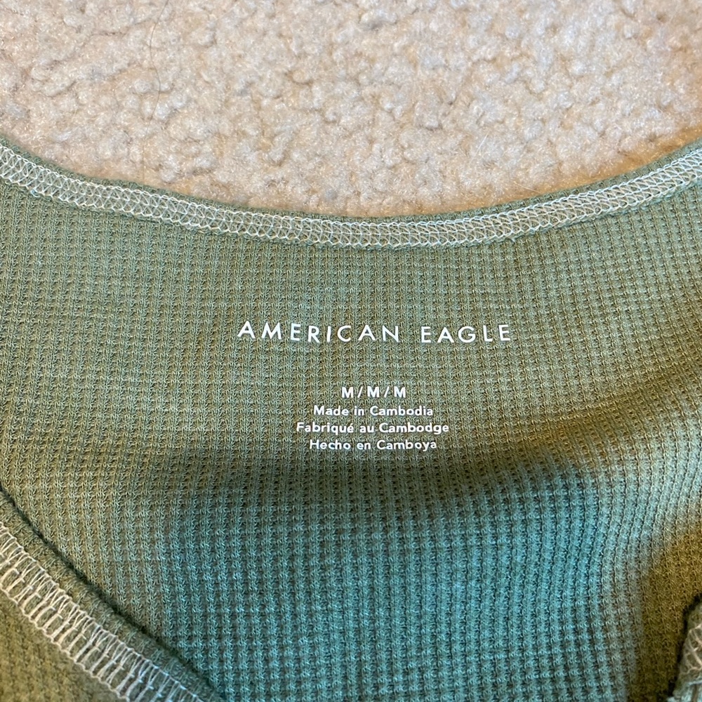 AMERICAN EAGLE CROPPED HENLEY SHIRT - Picture 2 of 3